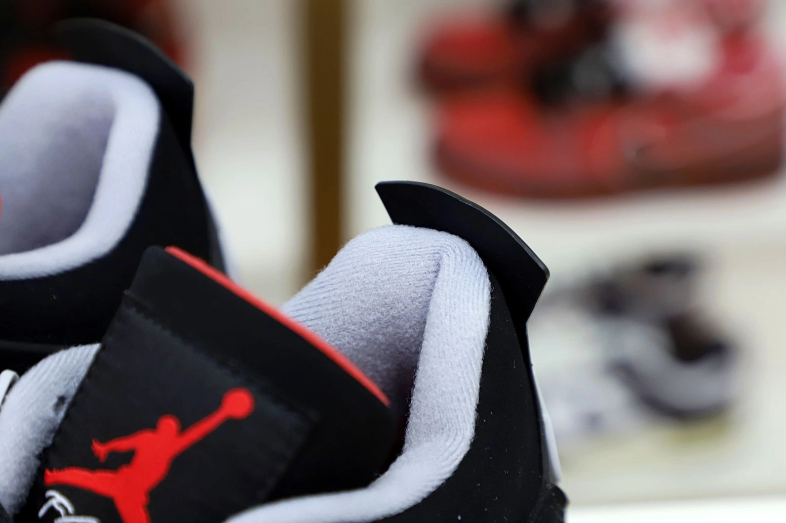 AIR 'BRED' OG RETRO 2019 JORDAN 4 0307
